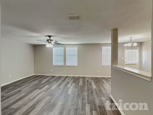 Building Photo - 2925 Paint Brush Pl