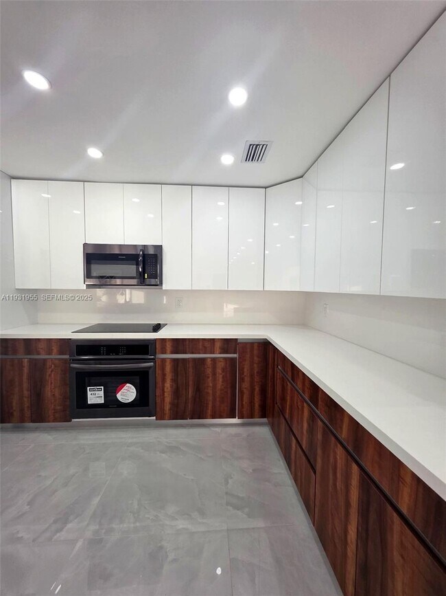 Foto del edificio - 5095 SW 73rd Ave