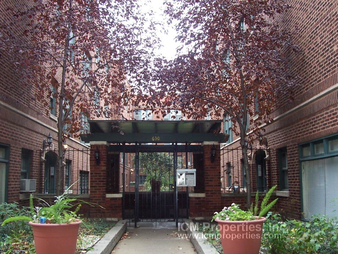 Foto del edificio - 630 W Arlington Pl