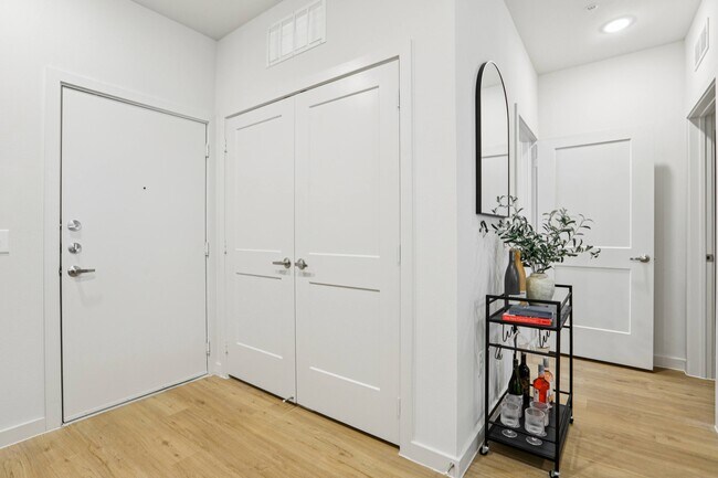 Building Photo - Matador