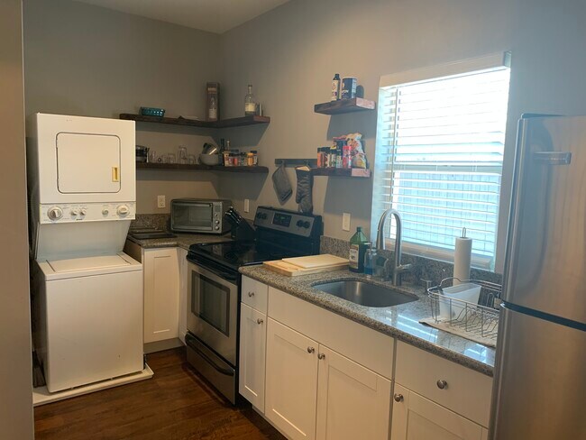 Building Photo - 114 N jacobus ave