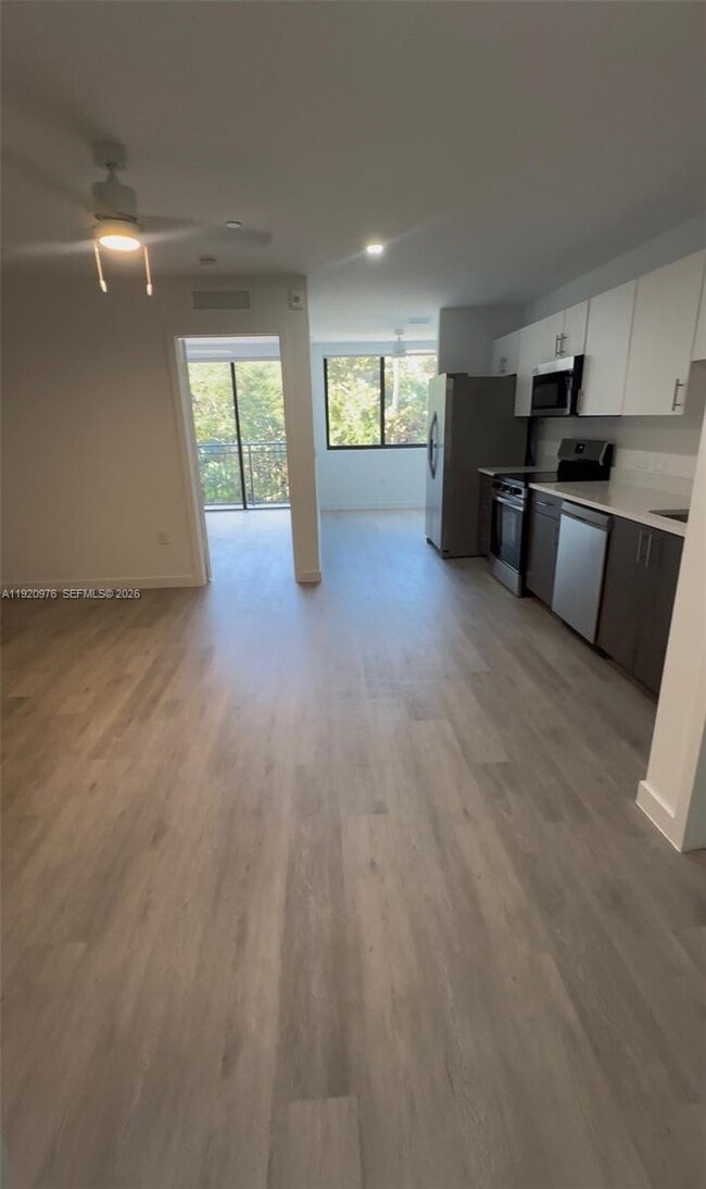 Building Photo - 20 NE 19th Ave