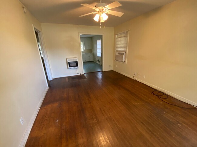 Foto del edificio - 424 E Cherry St