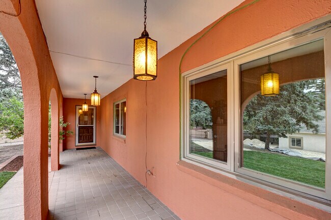 Foto del edificio - 2413 Ceresa LN, Colorado Springs, CO 80909