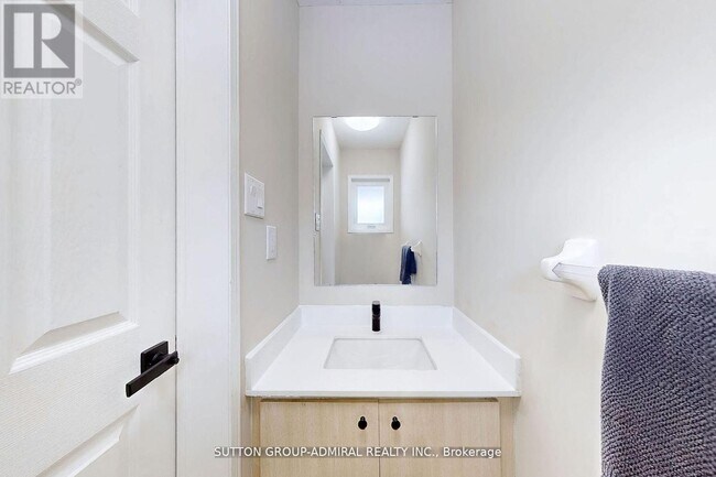 Building Photo - 32 Kelso Crescent