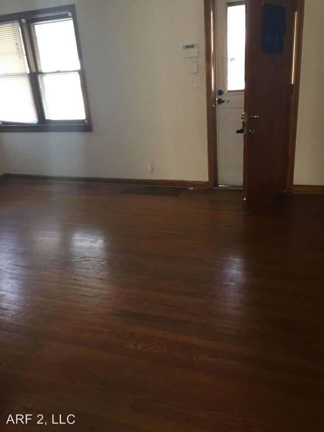 Building Photo - 2 br, 1 bath House - 9801 E 69th Street