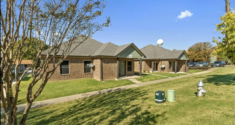 Primary Photo - 3114 Rex Cruse Dr