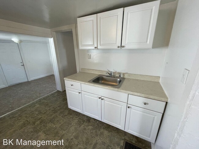 Building Photo - 2 br, 1 bath House - 1005 N 6th Street