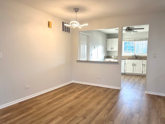 Building Photo - 2116 Southwind Cir