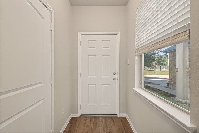 Building Photo - 8407 Hawthorn Vly Ln