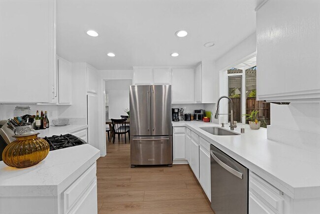 Foto del edificio - 4139 Lost Springs Dr