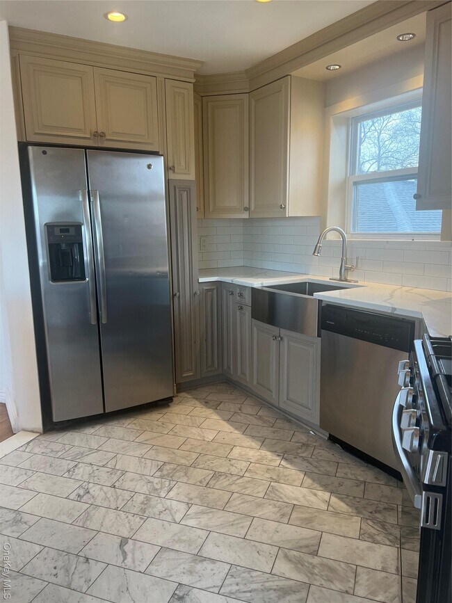 Foto del edificio - 20-05 Hazen St