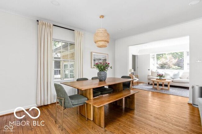 Foto del edificio - 5845 Carrollton Ave