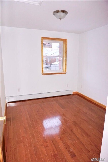 Foto del edificio - 154-36 58th Rd