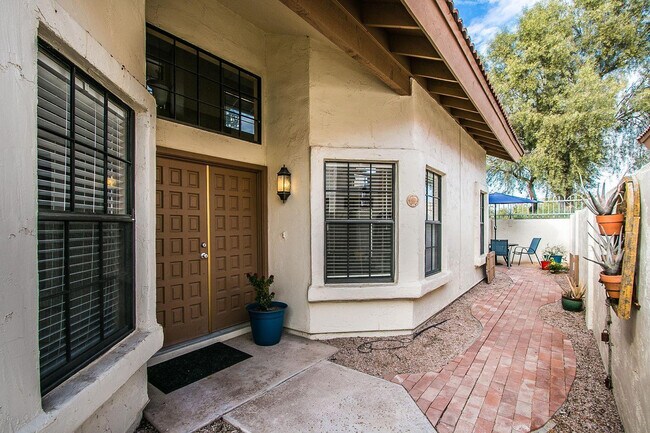 Foto del edificio - 1818 E Ranch Rd