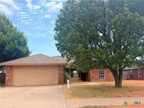 Building Photo - 3612 Julia Ln