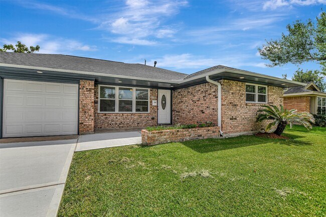 Foto del edificio - 2505 Dewberry Ln