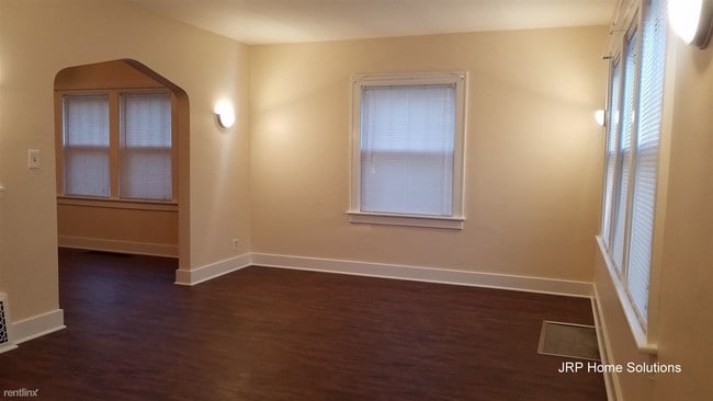 Building Photo - 2 br, 1 bath Apartment - 402 S West Ave