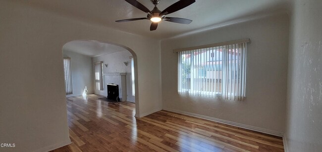 Building Photo - 320 E Los Higos St