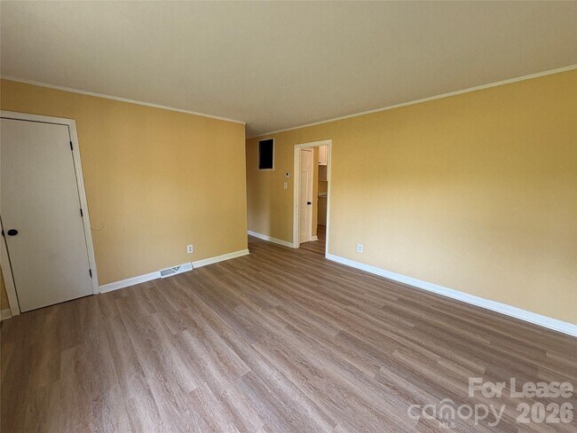 Foto del edificio - 800 Carrington Dr