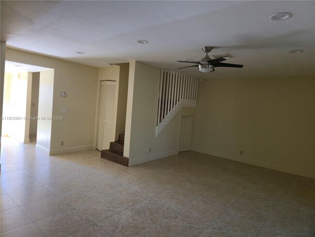 Building Photo - 3872 NW 76th Ave