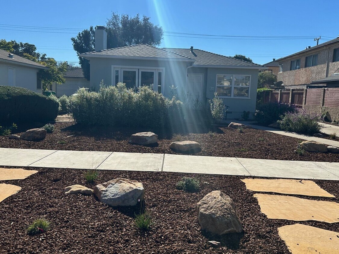 Primary Photo - Cute NE 2 Bedroom, 1 Bath Home close to Hancock College