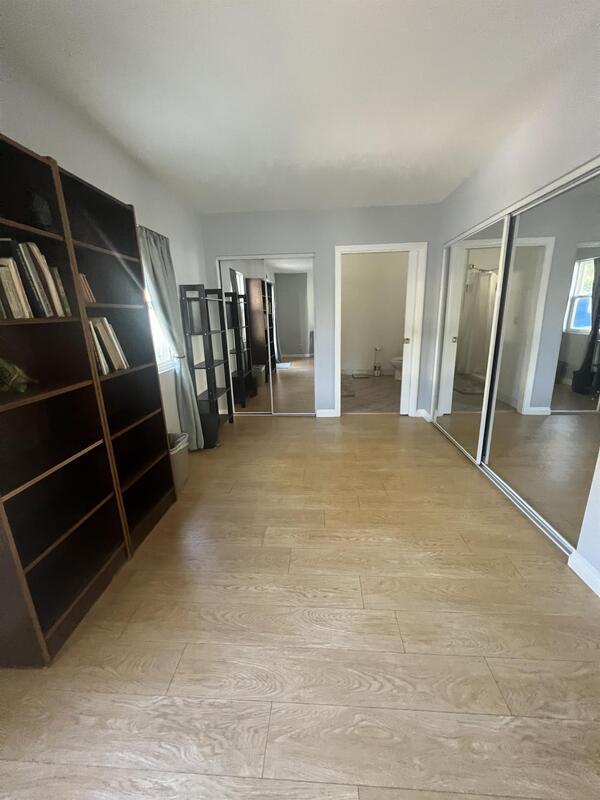 529 E Las Flores Dr, Altadena, CA 91001 Condo for Rent in Altadena