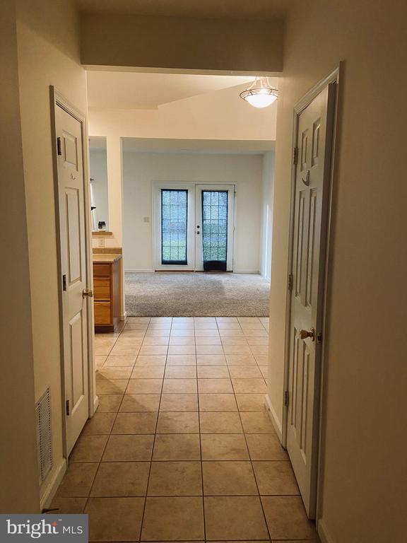 Building Photo - 2037 Powell Dr