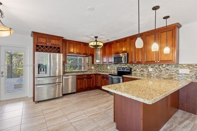 Building Photo - 3 br, 2 bath House - 13720 SW 74th Ct