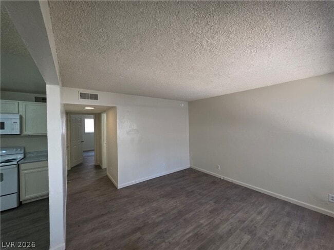 Building Photo - 304 Orland St