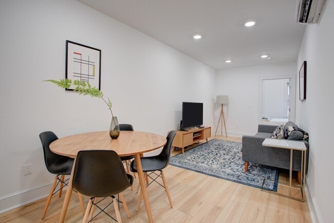 Building Photo - 198 Morgan St