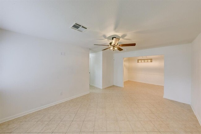 Building Photo - 309 Robbie St