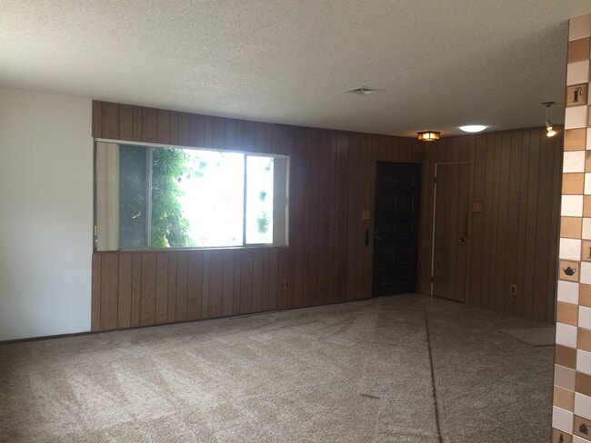 Building Photo - 4546 Murphy Ave