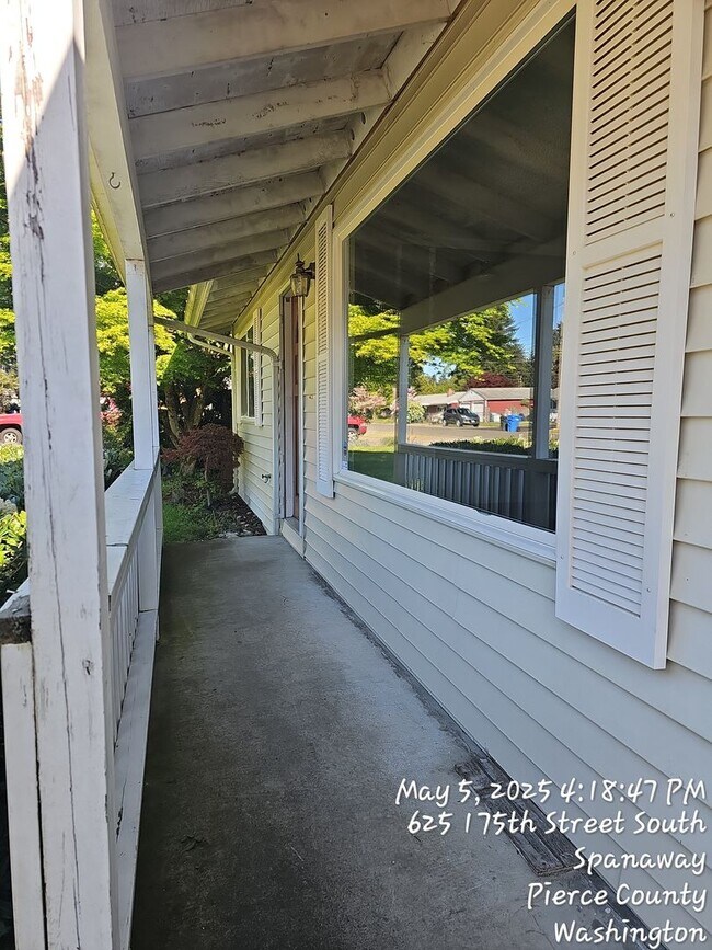 Foto del edificio - Spanaway rambler home - 3 bedrooms 1 bath, Plus bonus room - 15 min from back gate Lewis/McCord! ...