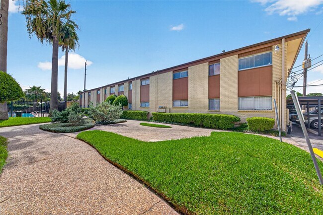 Foto del edificio - 7714 Renwick Dr
