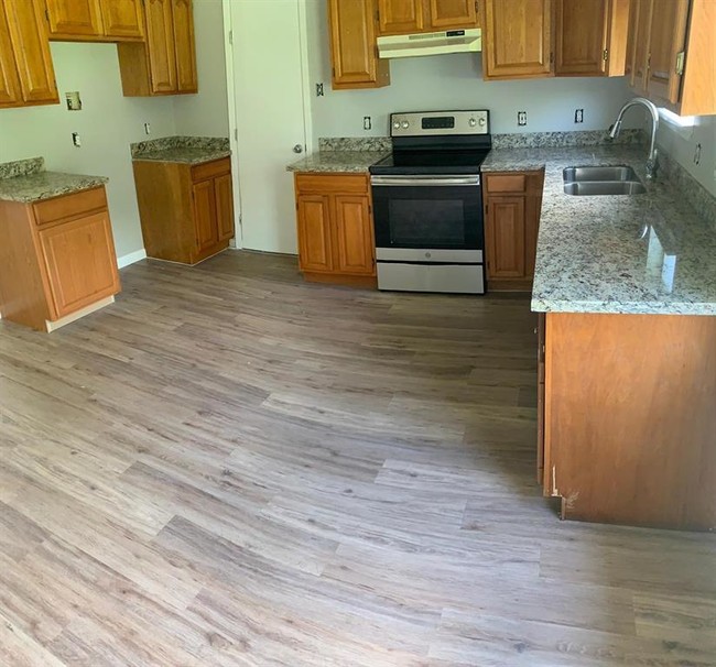 Building Photo - 2430 Avilion Ct
