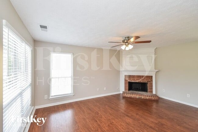 Building Photo - 3615 Longfield Dr