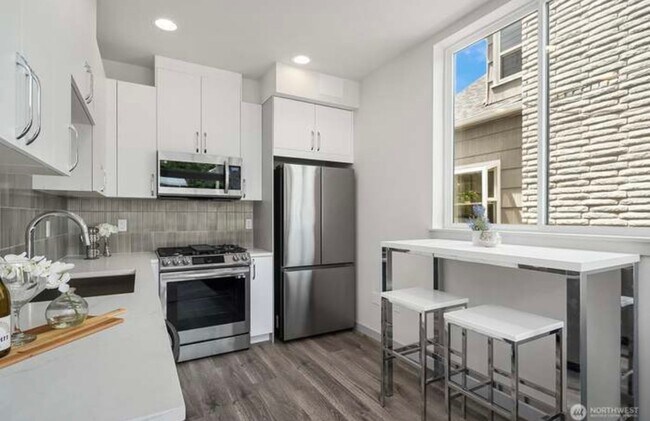 Building Photo - Newly Construction Townhome in the heart o...