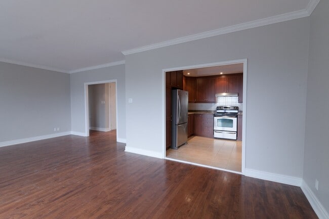 Building Photo - 3468 Rue Drummond