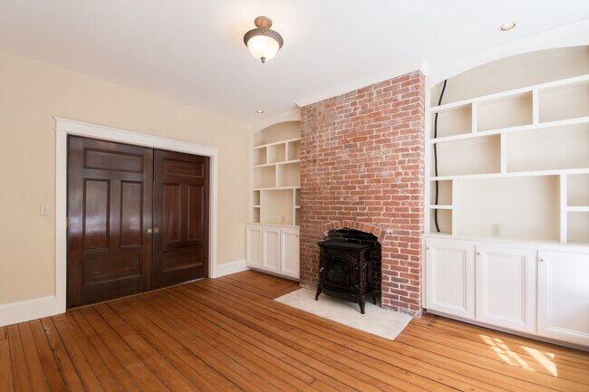 Front room offers pocket doors - 17 Lincoln St