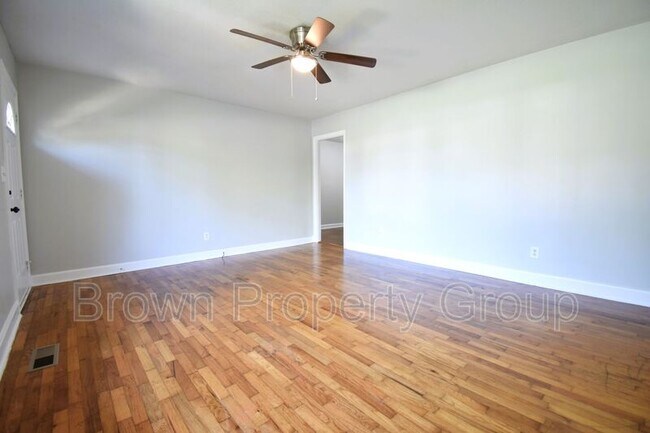 Foto del edificio - 4805 Cottonwood Dr