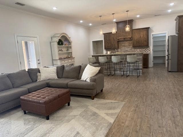 Building Photo - 6717 Hillside Ct