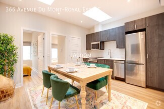 Building Photo - 366 Avenue du Mont-Royal E