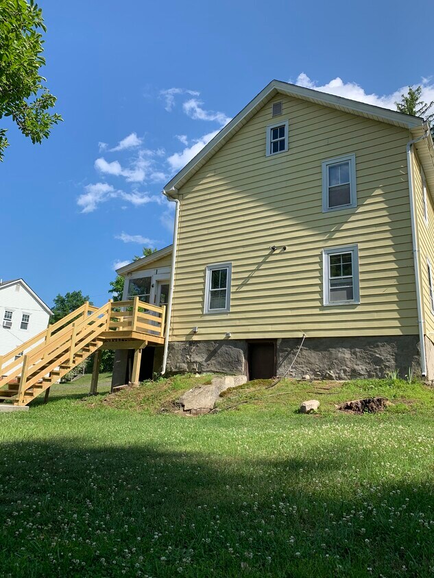 Primary Photo - 1375 Berme Rd