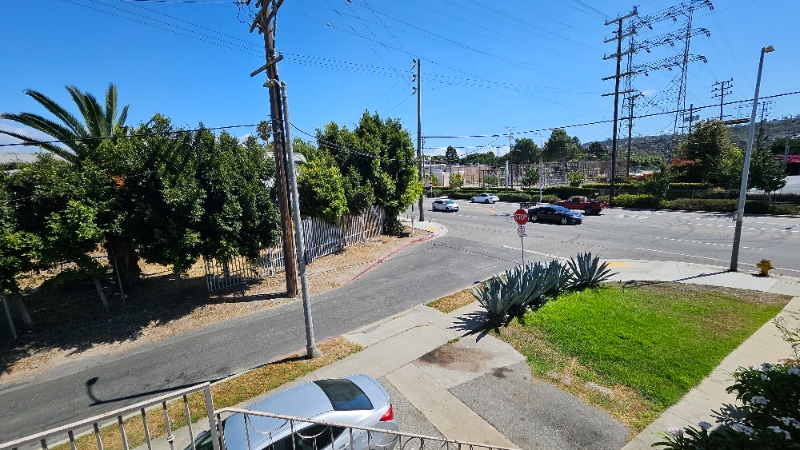 Building Photo - 3009 Carmona Ave