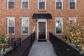 Building Photo - 47 Washburn St