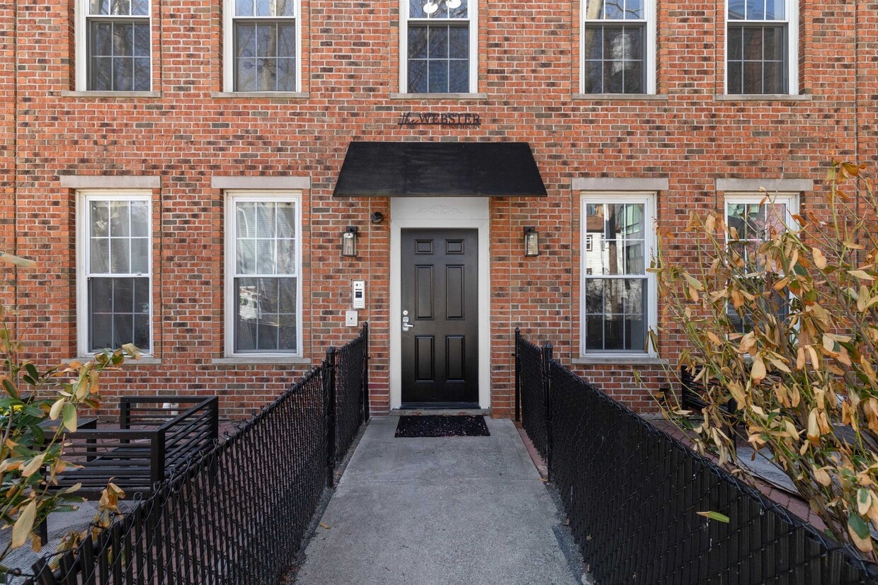 Primary Photo - 47 Washburn St