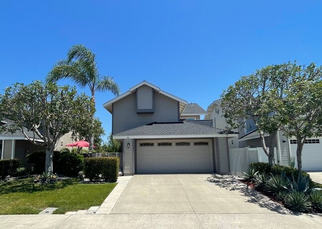Building Photo - Best in Class! - super nice single family ...
