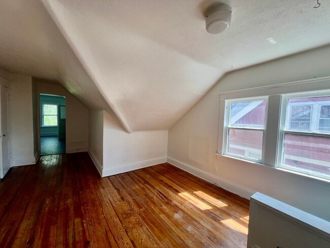 Foto del edificio - 3305 E Overlook Rd