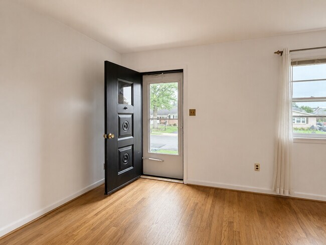 Foto del edificio - 527 W Marion St